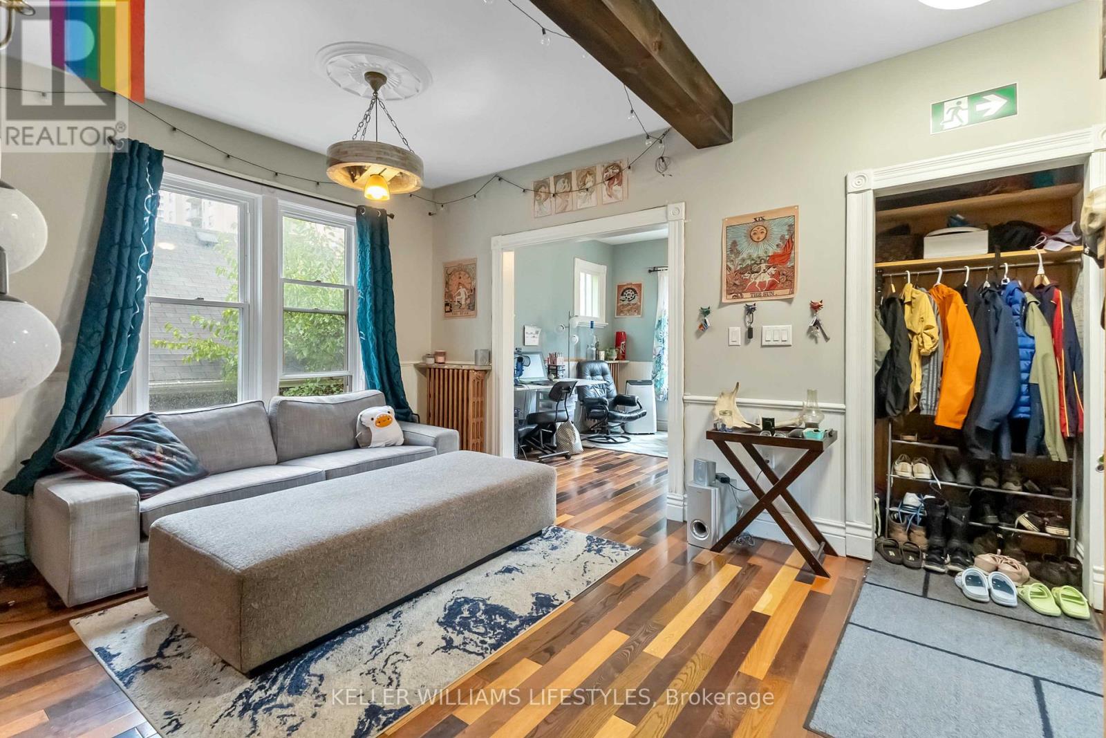 Upper - 92 Kent Street, London East, Ontario  N6A 1L1 - Photo 6 - X12981490