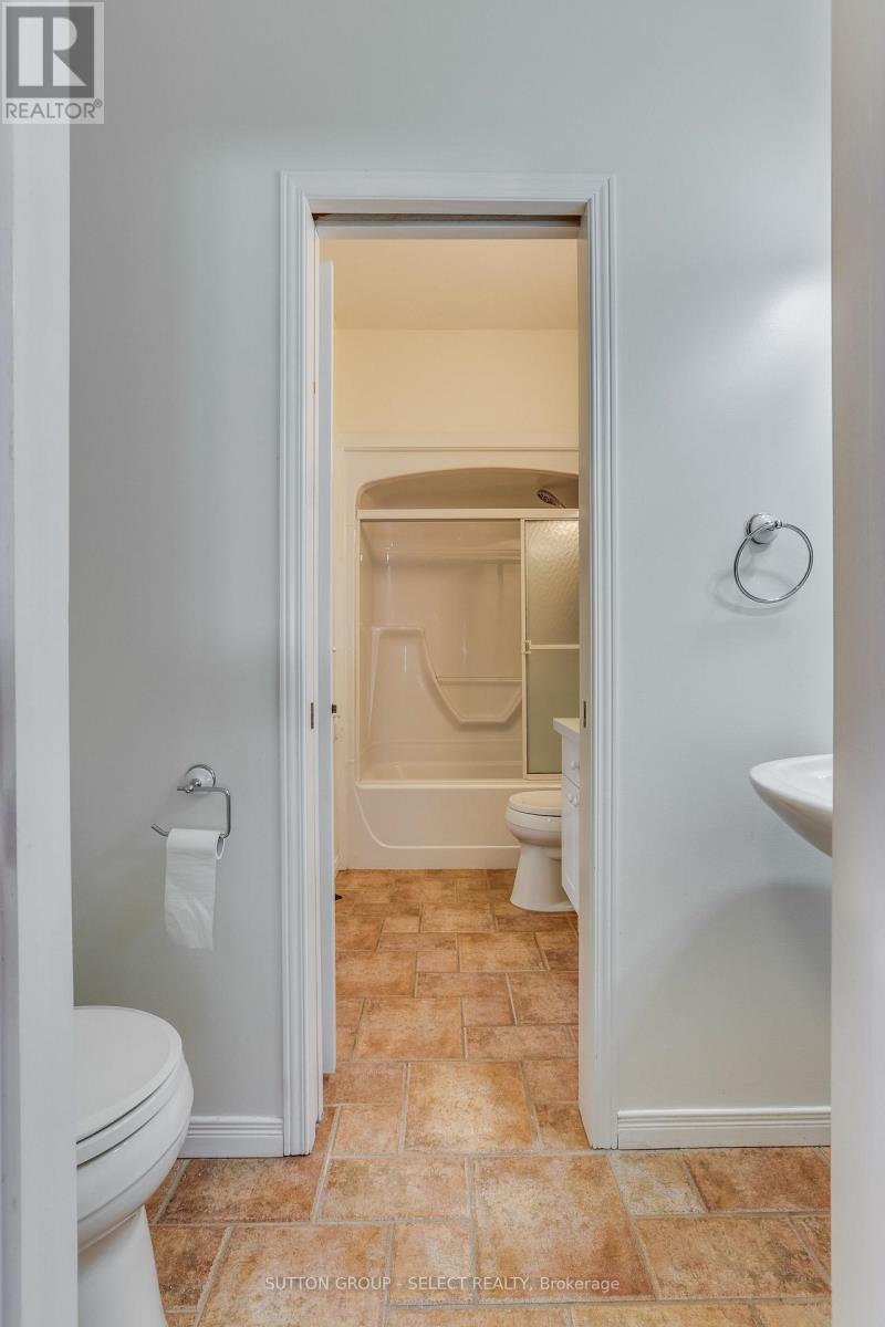 25 - 1555 Highbury Avenue N, London East, Ontario  N5Y 5R2 - Photo 16 - X12981610