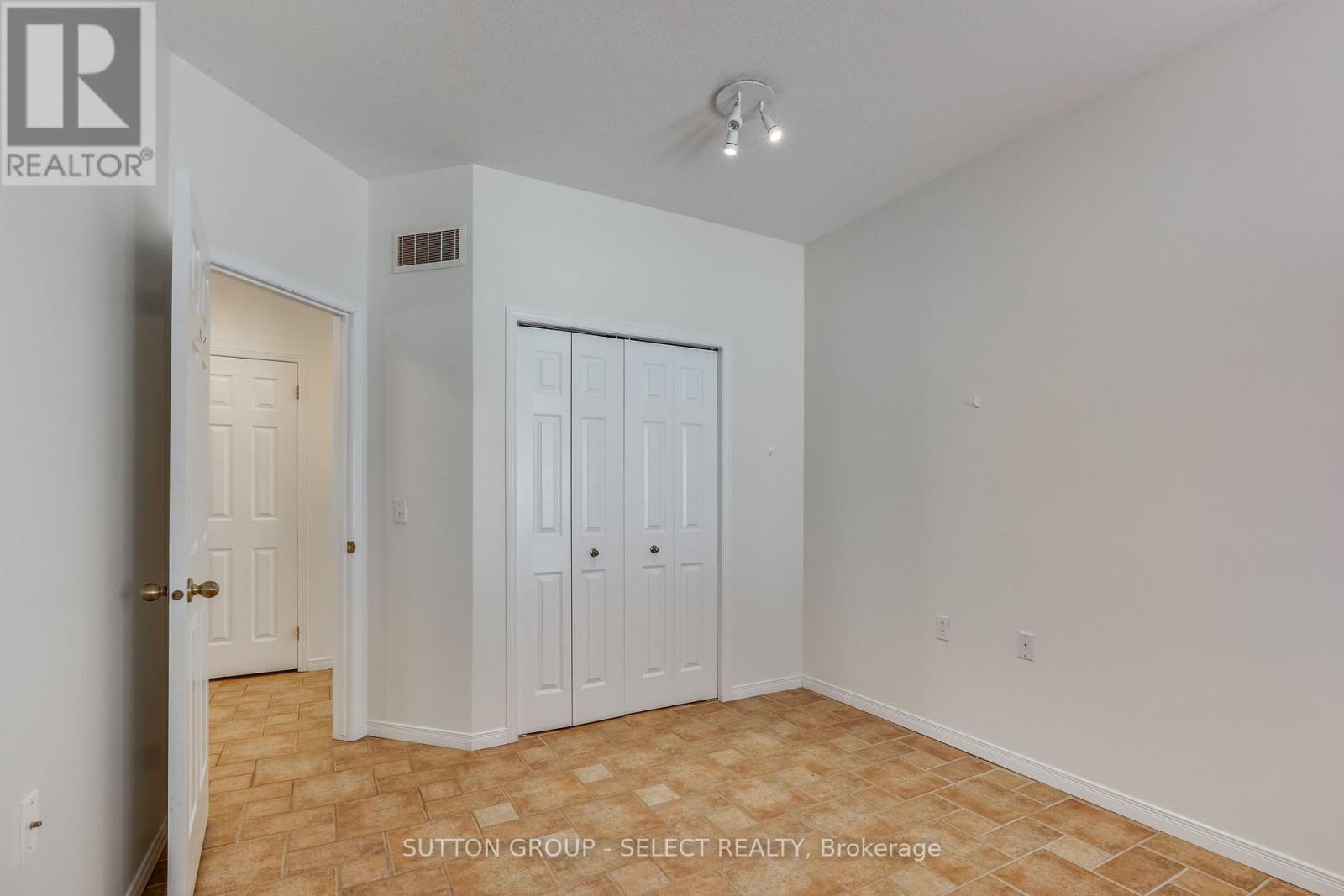 25 - 1555 Highbury Avenue N, London East, Ontario  N5Y 5R2 - Photo 20 - X12981610