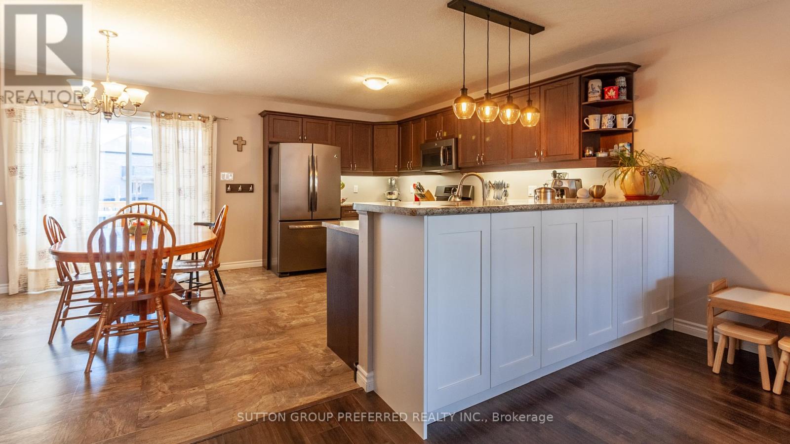 42 Leesboro Trail, Thames Centre, Ontario  N0M 2P0 - Photo 11 - X12981674