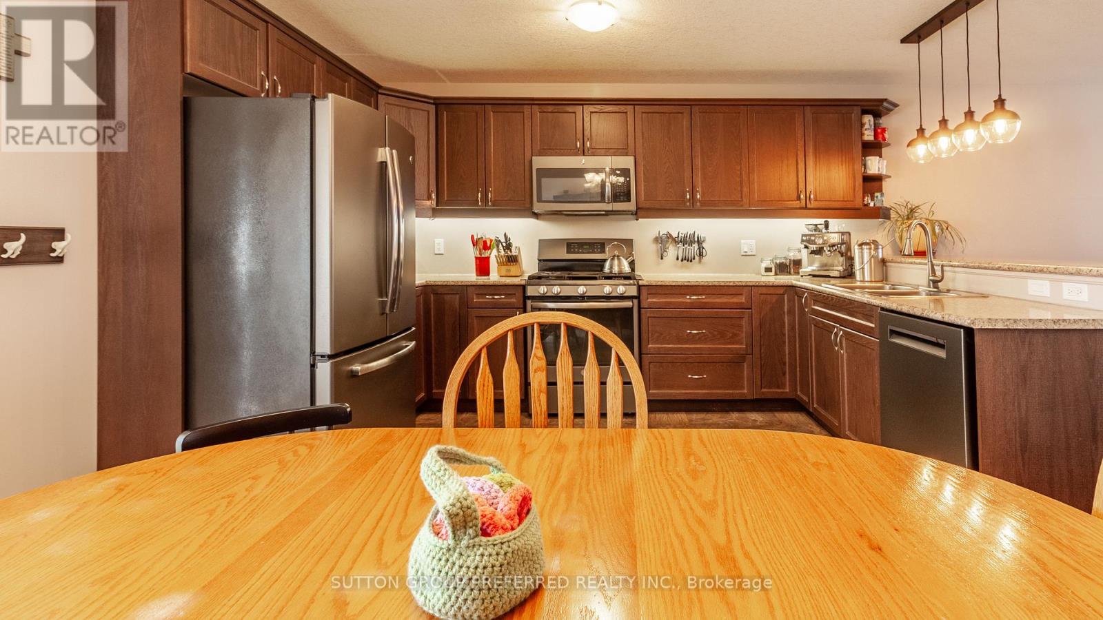 42 Leesboro Trail, Thames Centre, Ontario  N0M 2P0 - Photo 14 - X12981674