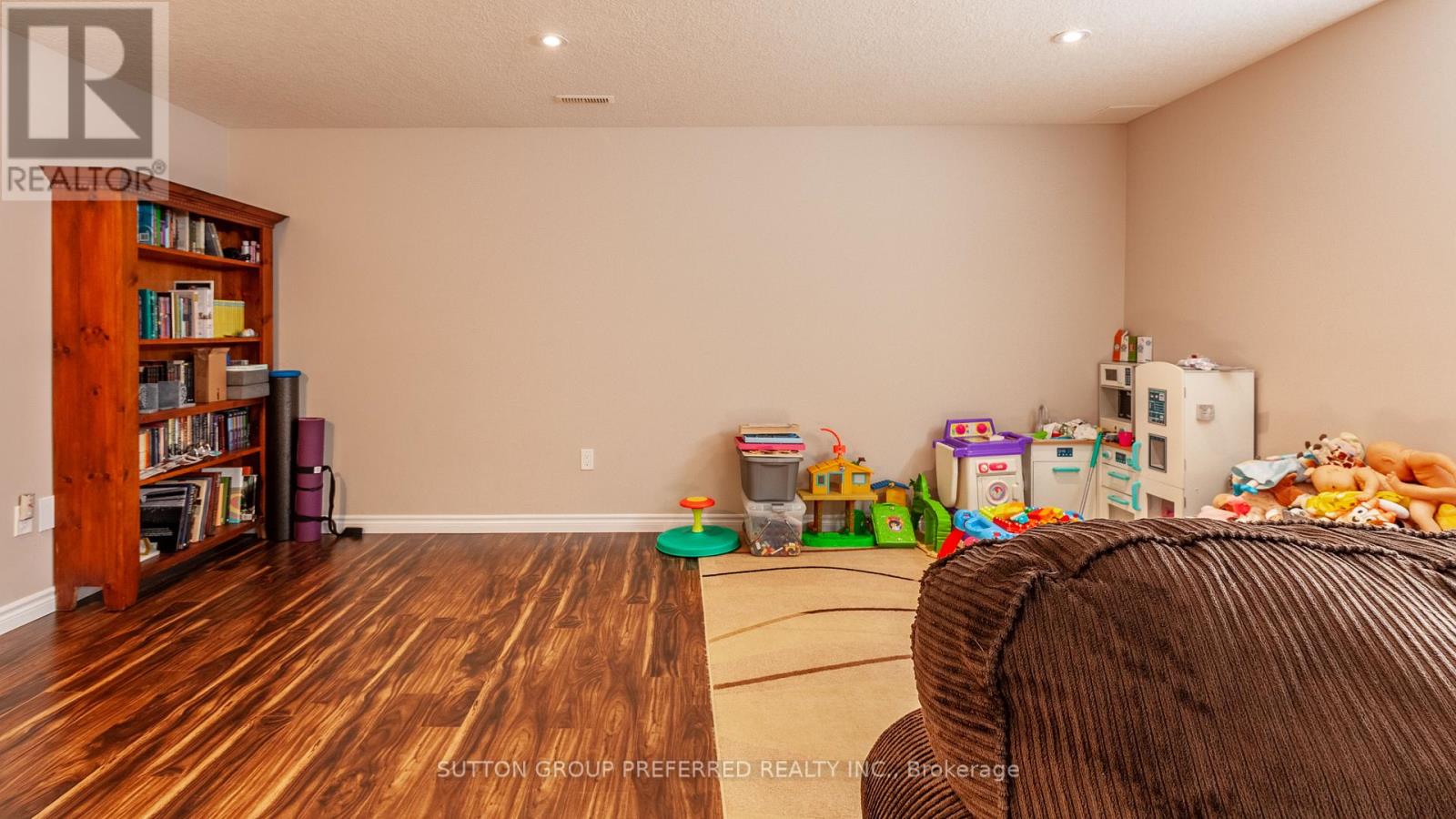 42 Leesboro Trail, Thames Centre, Ontario  N0M 2P0 - Photo 30 - X12981674