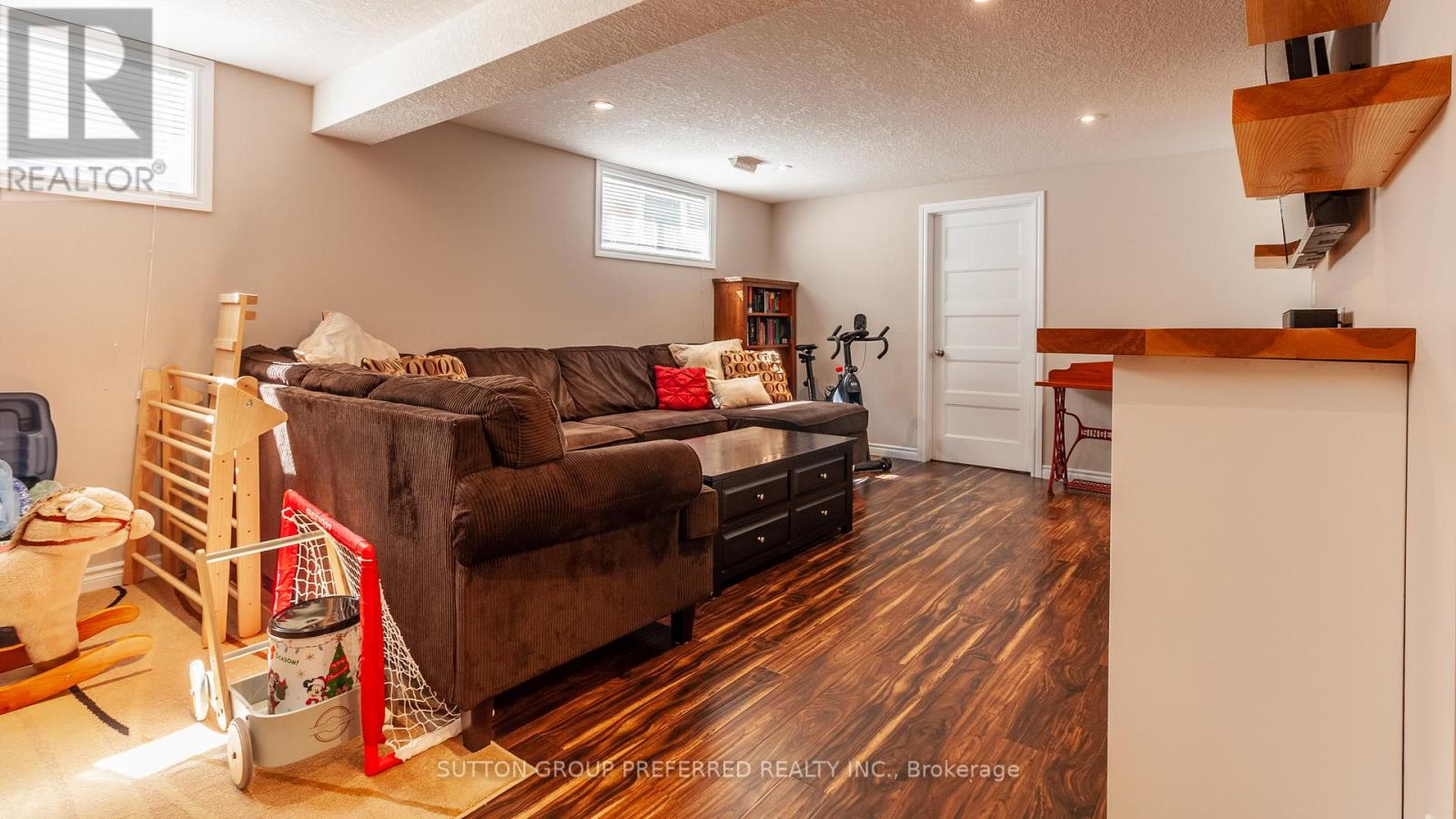 42 Leesboro Trail, Thames Centre, Ontario  N0M 2P0 - Photo 32 - X12981674