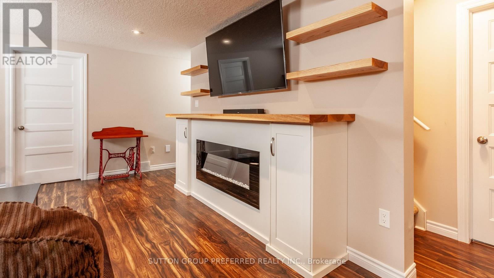 42 Leesboro Trail, Thames Centre, Ontario  N0M 2P0 - Photo 33 - X12981674