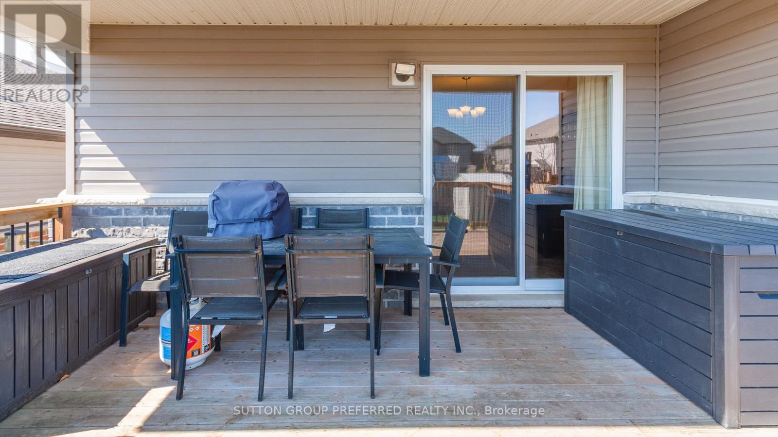 42 Leesboro Trail, Thames Centre, Ontario  N0M 2P0 - Photo 47 - X12981674