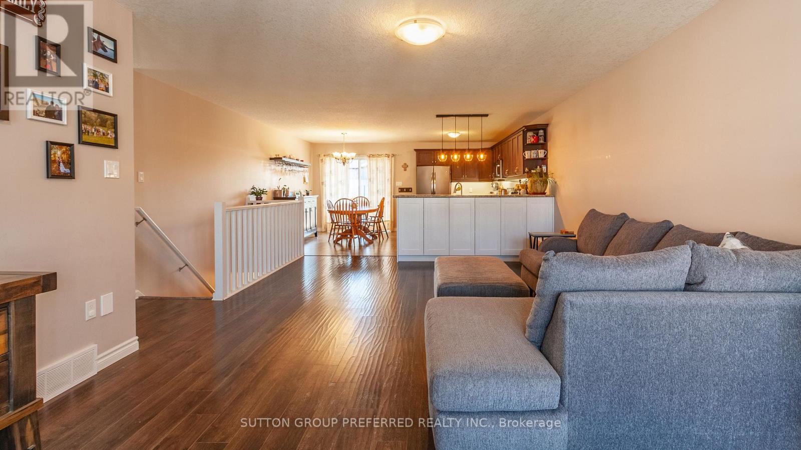 42 Leesboro Trail, Thames Centre, Ontario  N0M 2P0 - Photo 6 - X12981674