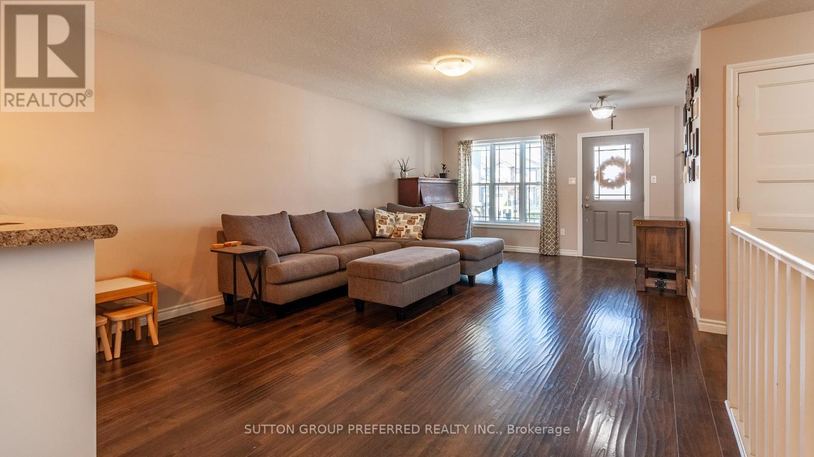 42 Leesboro Trail, Thames Centre, Ontario  N0M 2P0 - Photo 8 - X12981674