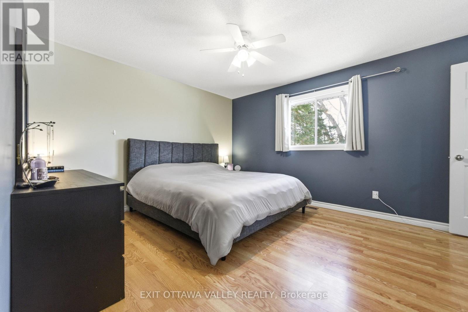 3 Selkirk Street, Petawawa, Ontario  K8H 1N8 - Photo 17 - X12981390