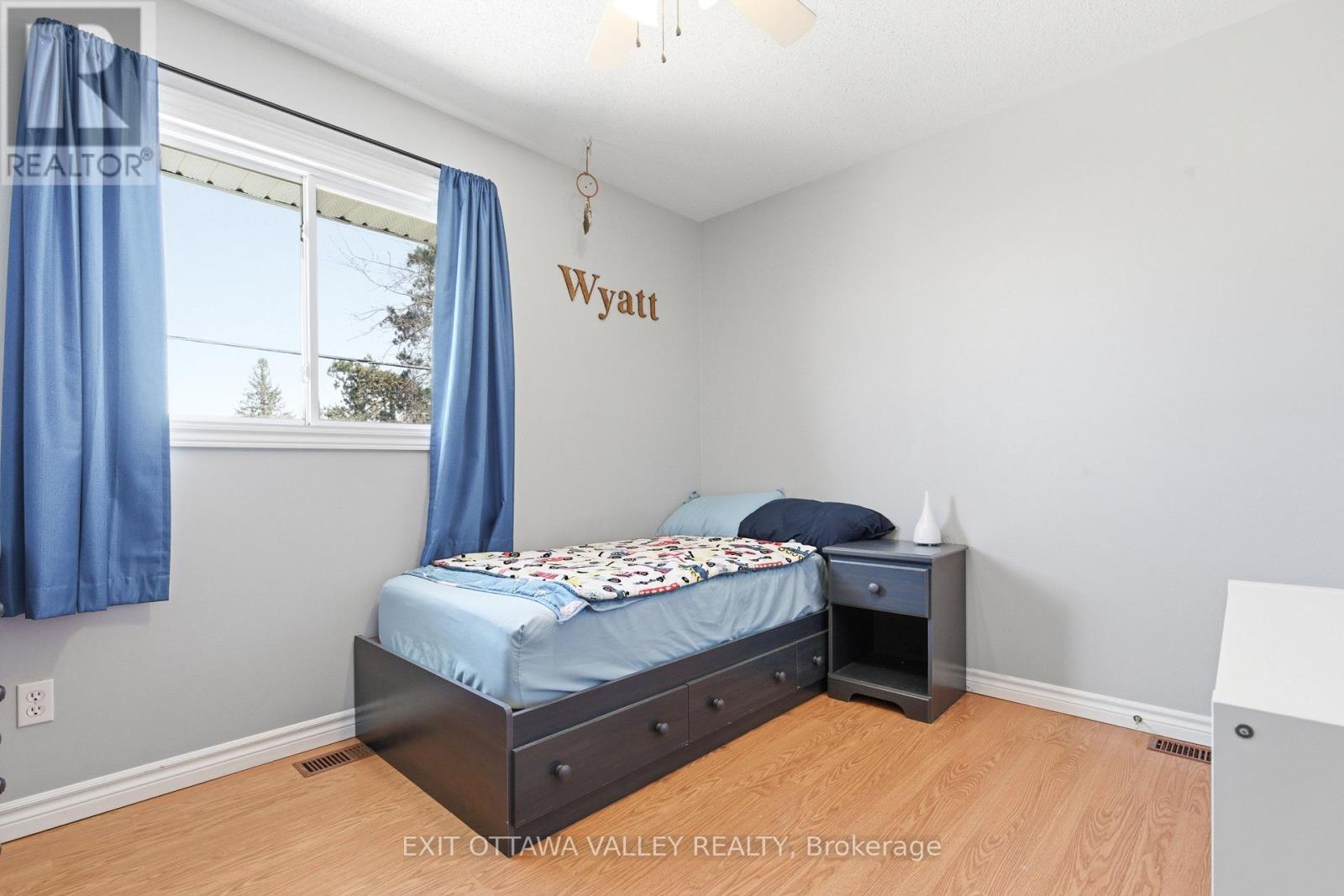 3 Selkirk Street, Petawawa, Ontario  K8H 1N8 - Photo 23 - X12981390