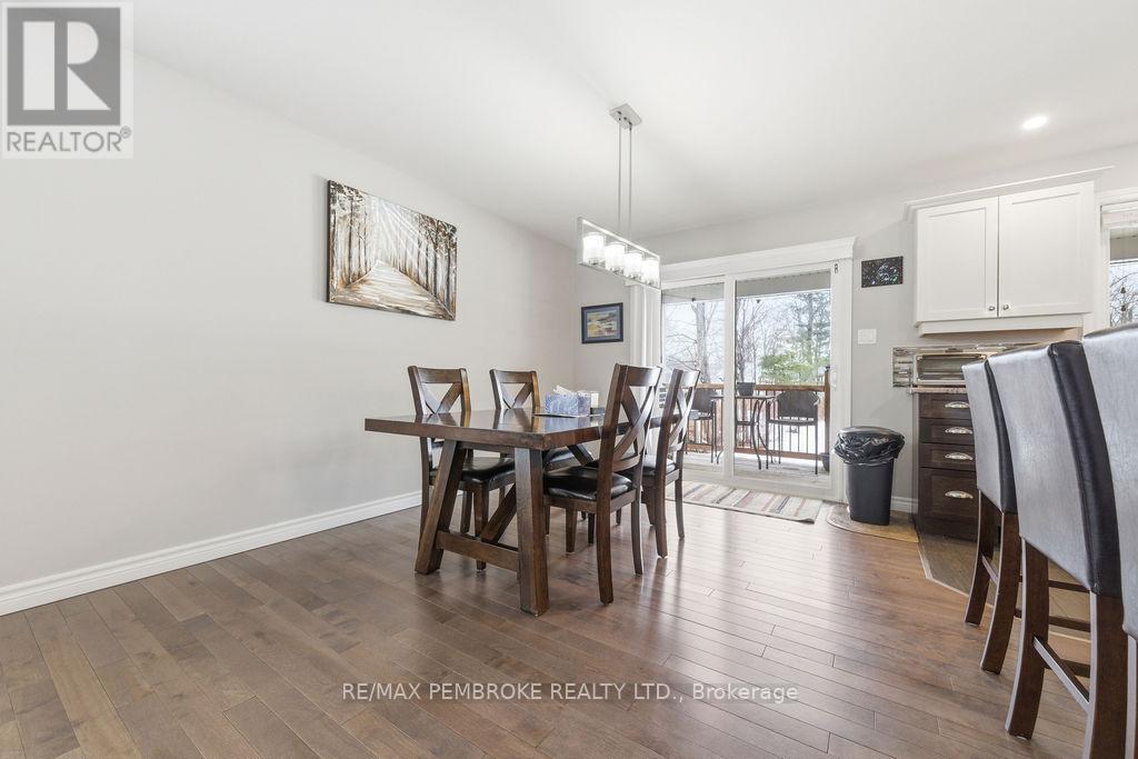 21a East Street, Petawawa, Ontario K8H 2N7 - Photo 10 - X12981504