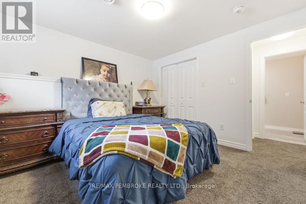 21a East Street, Petawawa, Ontario K8H 2N7 - Photo 30 - X12981504