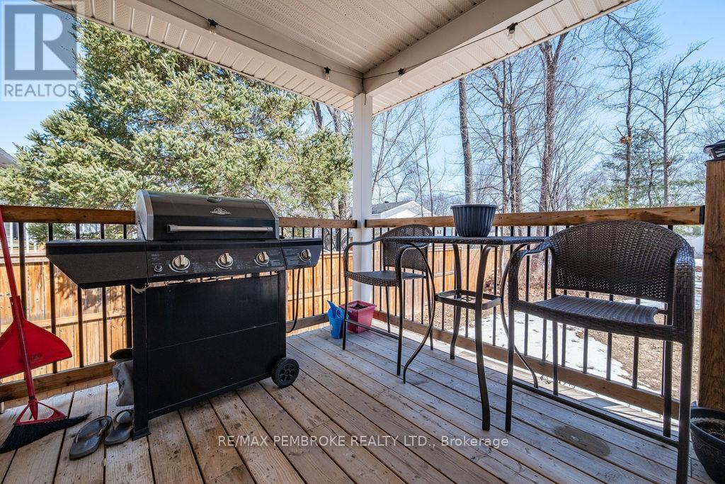 21a East Street, Petawawa, Ontario K8H 2N7 - Photo 36 - X12981504