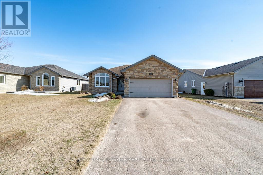 523 Turning Stone Crescent, Petawawa, Ontario  K8H 0B3 - Photo 2 - X12981532