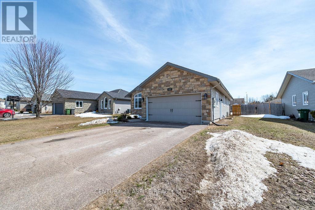 523 Turning Stone Crescent, Petawawa, Ontario  K8H 0B3 - Photo 46 - X12981532