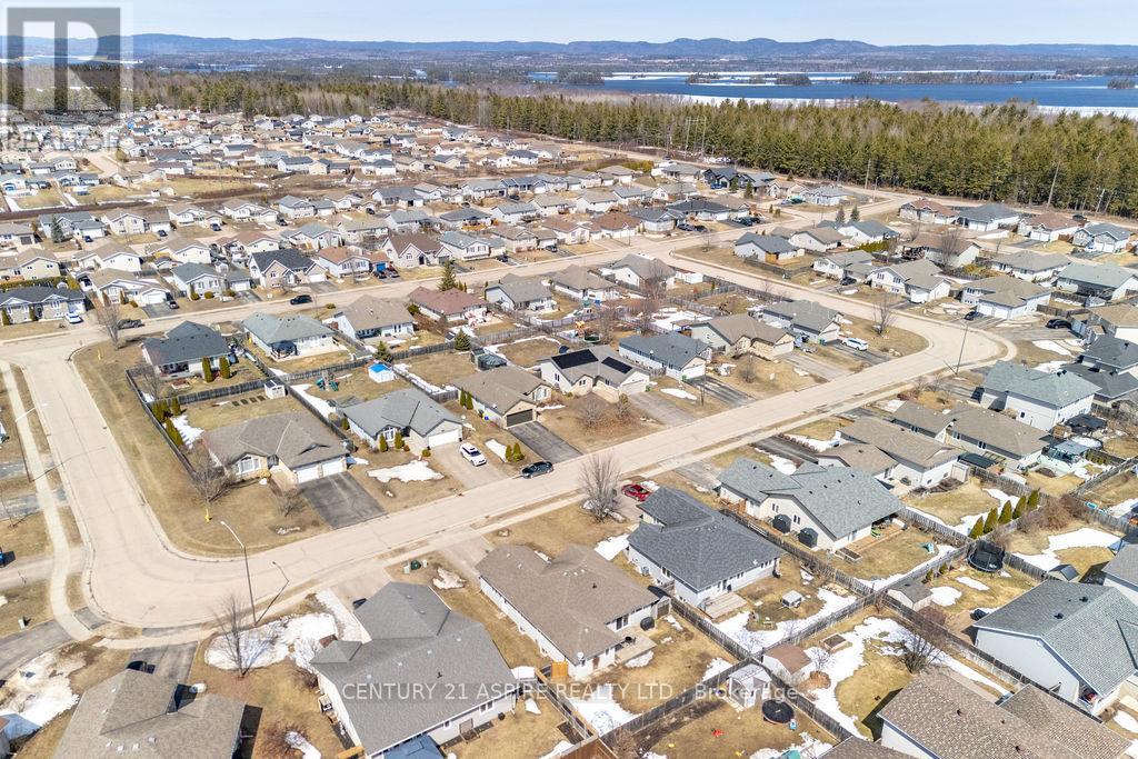 523 Turning Stone Crescent, Petawawa, Ontario  K8H 0B3 - Photo 47 - X12981532