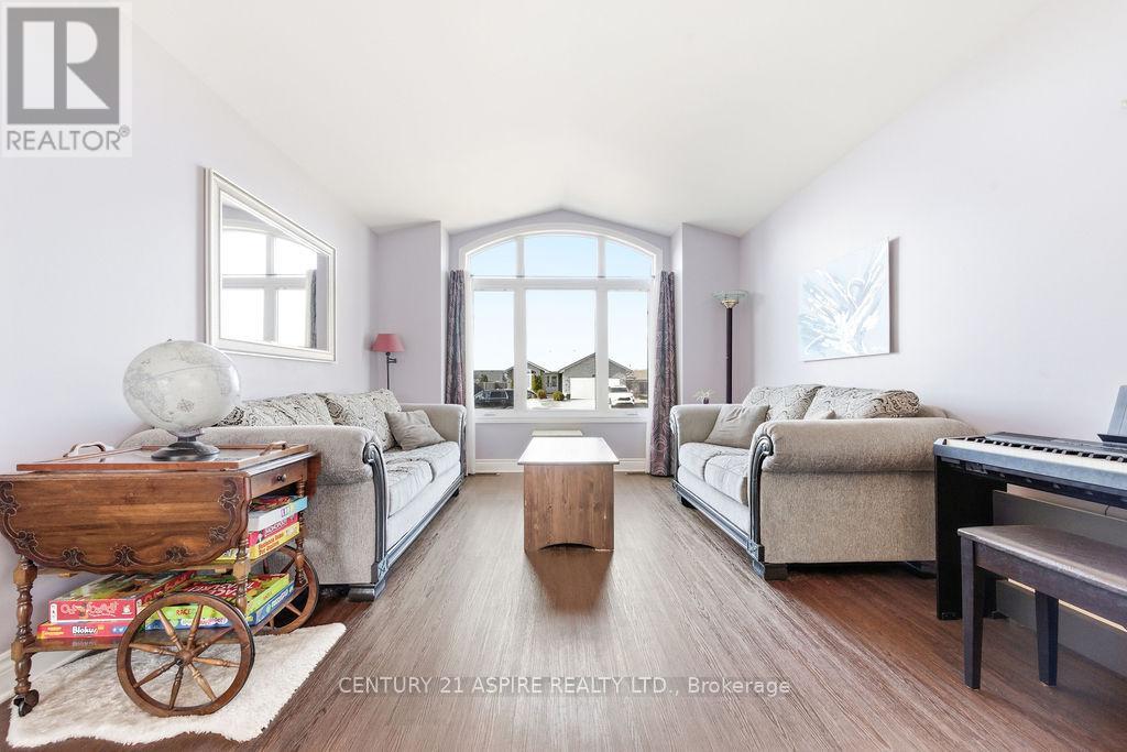 523 Turning Stone Crescent, Petawawa, Ontario  K8H 0B3 - Photo 6 - X12981532