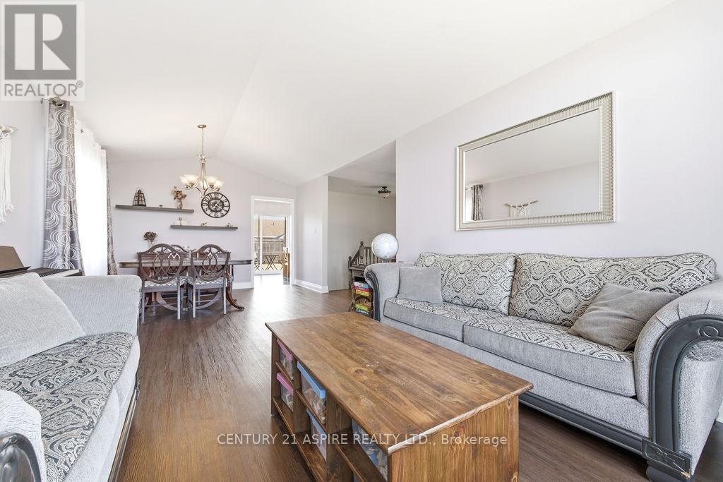 523 Turning Stone Crescent, Petawawa, Ontario  K8H 0B3 - Photo 7 - X12981532