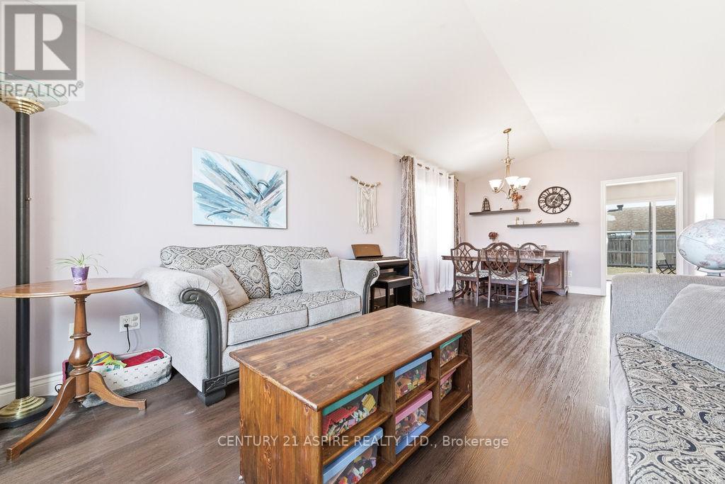 523 Turning Stone Crescent, Petawawa, Ontario  K8H 0B3 - Photo 8 - X12981532