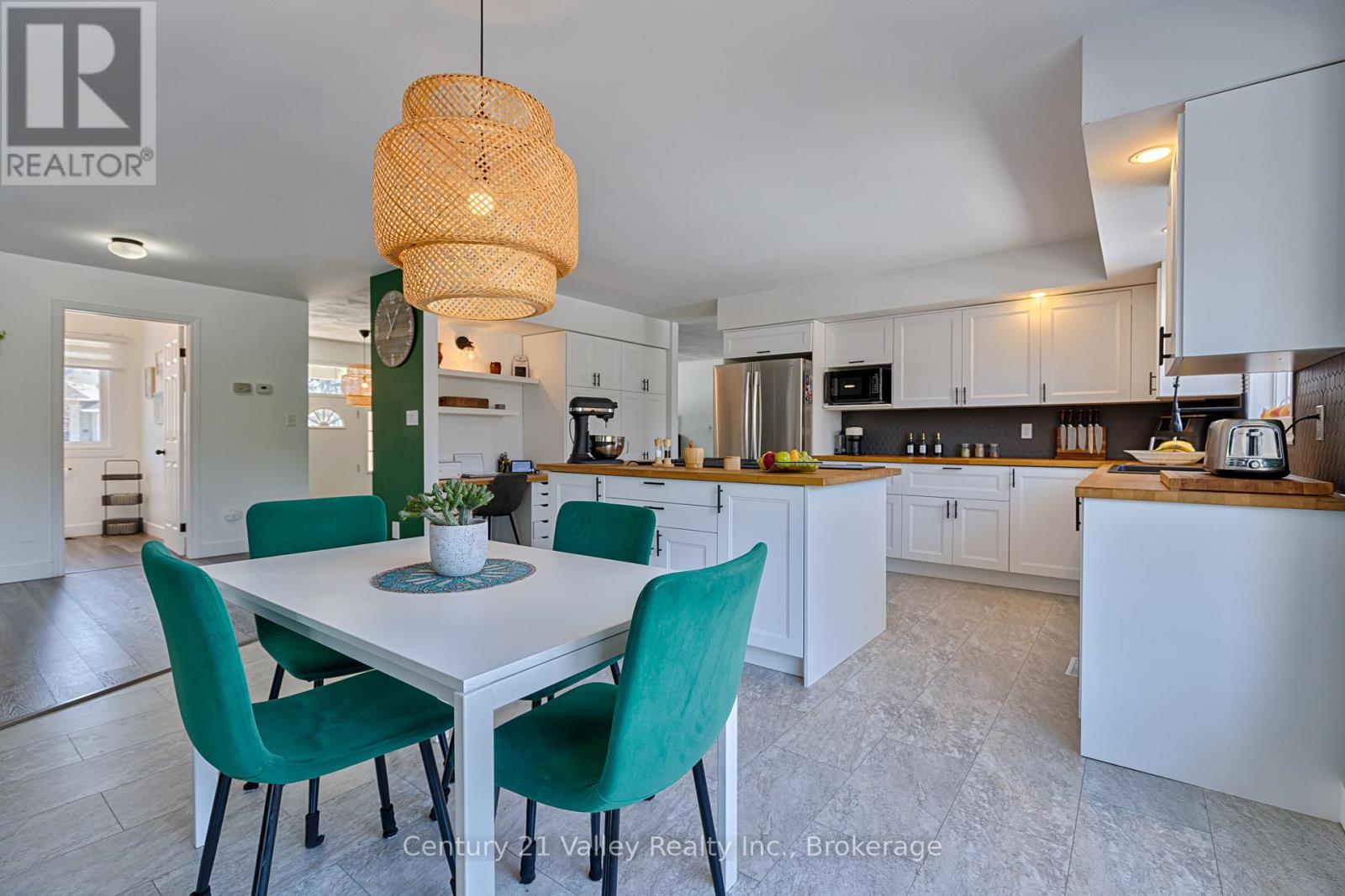 690 Pineridge Crescent, Petawawa, Ontario  K8A 7X6 - Photo 18 - X12981654