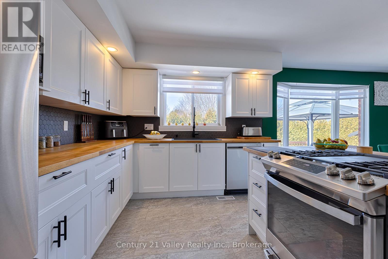 690 Pineridge Crescent, Petawawa, Ontario  K8A 7X6 - Photo 20 - X12981654