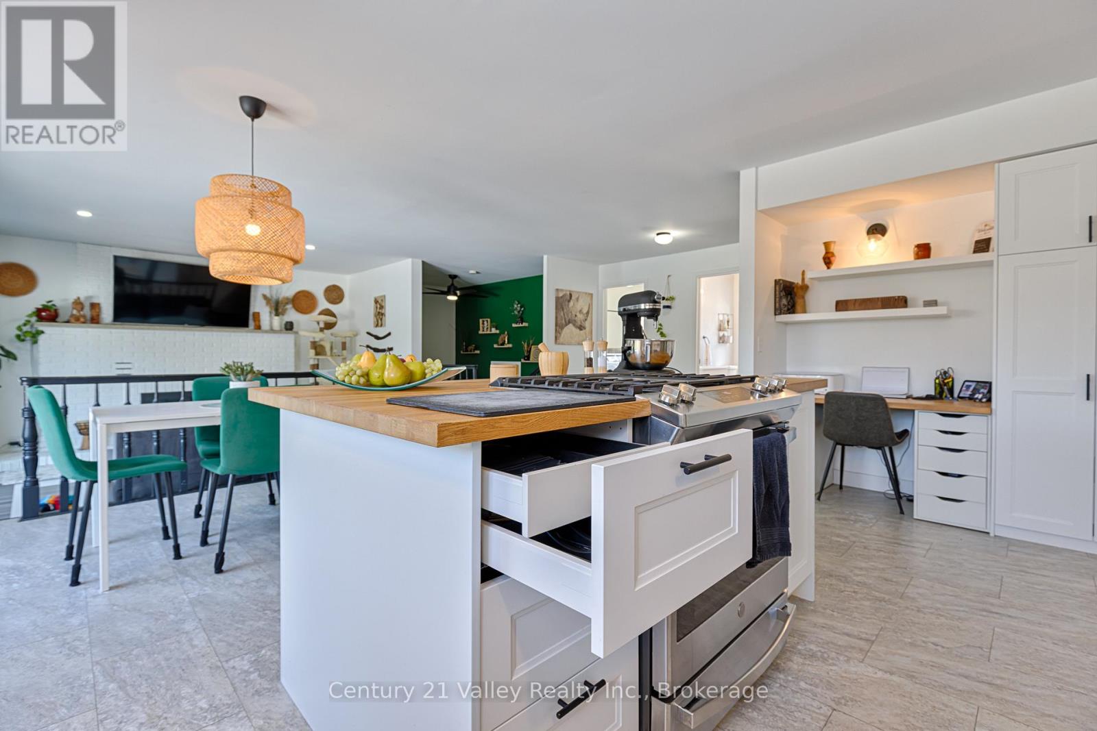 690 Pineridge Crescent, Petawawa, Ontario  K8A 7X6 - Photo 21 - X12981654