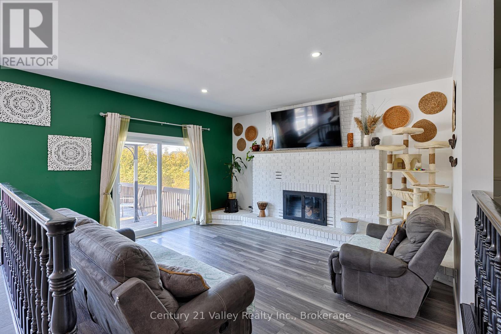 690 Pineridge Crescent, Petawawa, Ontario  K8A 7X6 - Photo 22 - X12981654