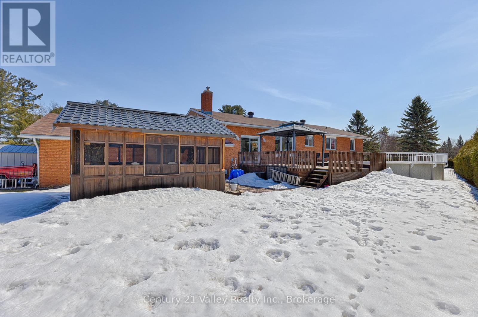 690 Pineridge Crescent, Petawawa, Ontario  K8A 7X6 - Photo 40 - X12981654