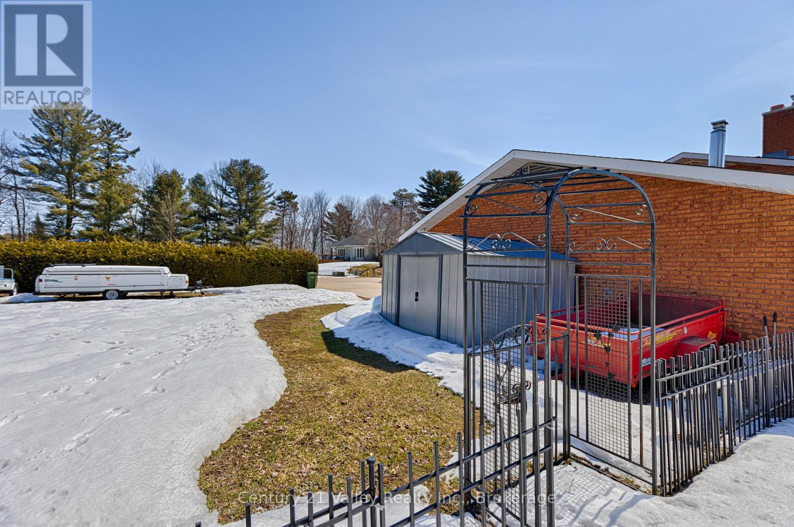 690 Pineridge Crescent, Petawawa, Ontario  K8A 7X6 - Photo 41 - X12981654