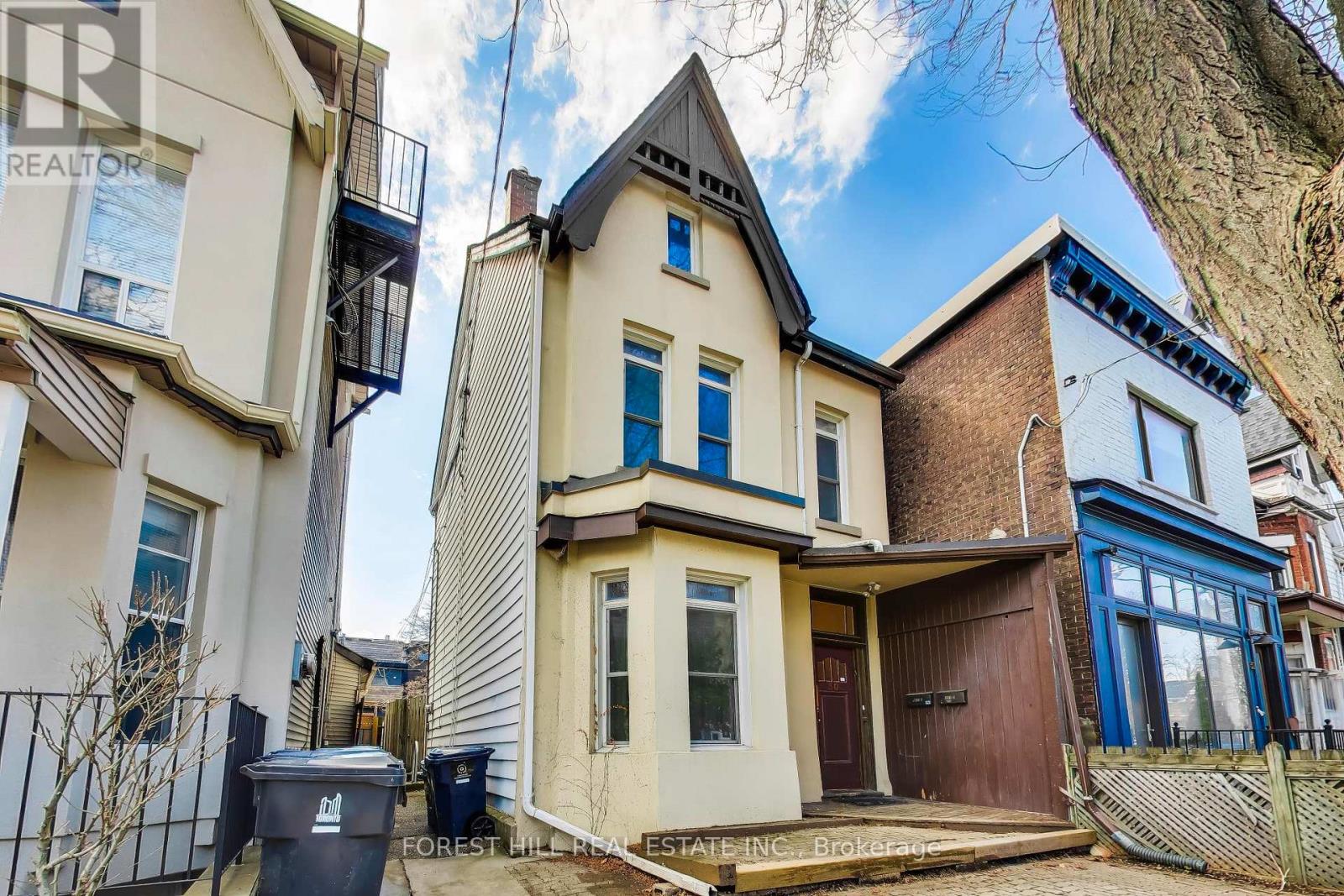 30 Robert Street, Toronto, Ontario  M5S 2K3 - Photo 2 - C12981486