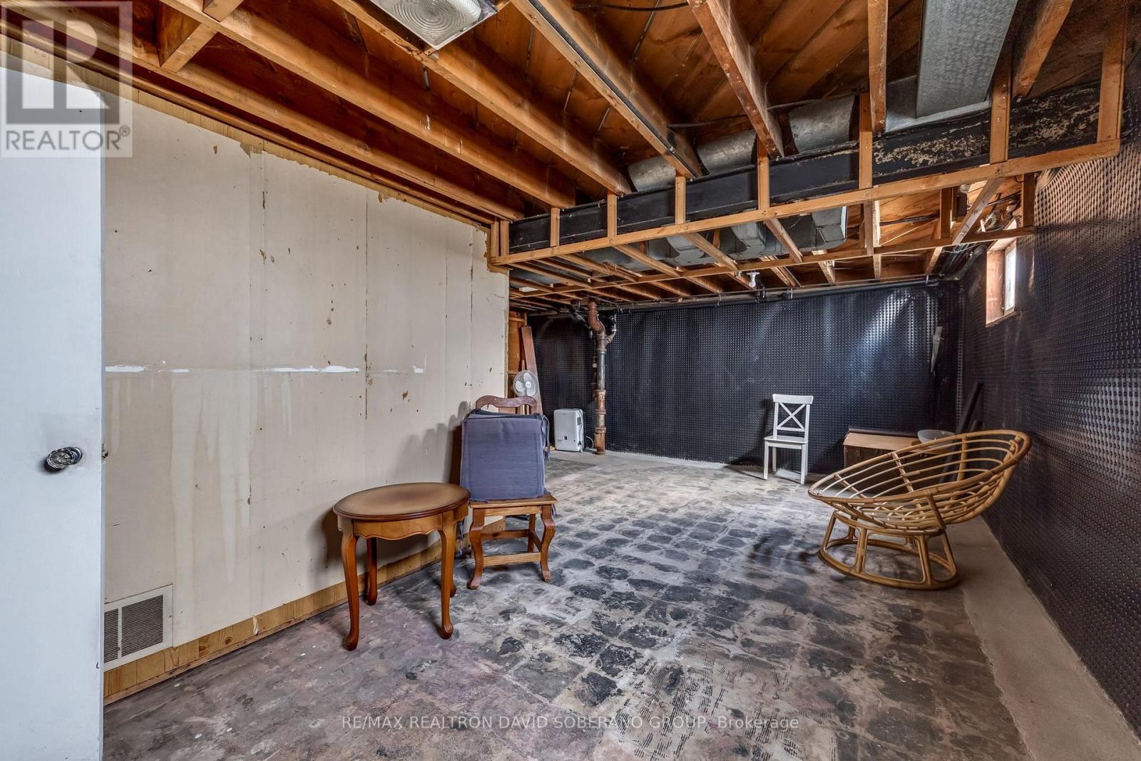 38 Touraine Avenue, Toronto, Ontario  M3H 1R2 - Photo 24 - C12981576