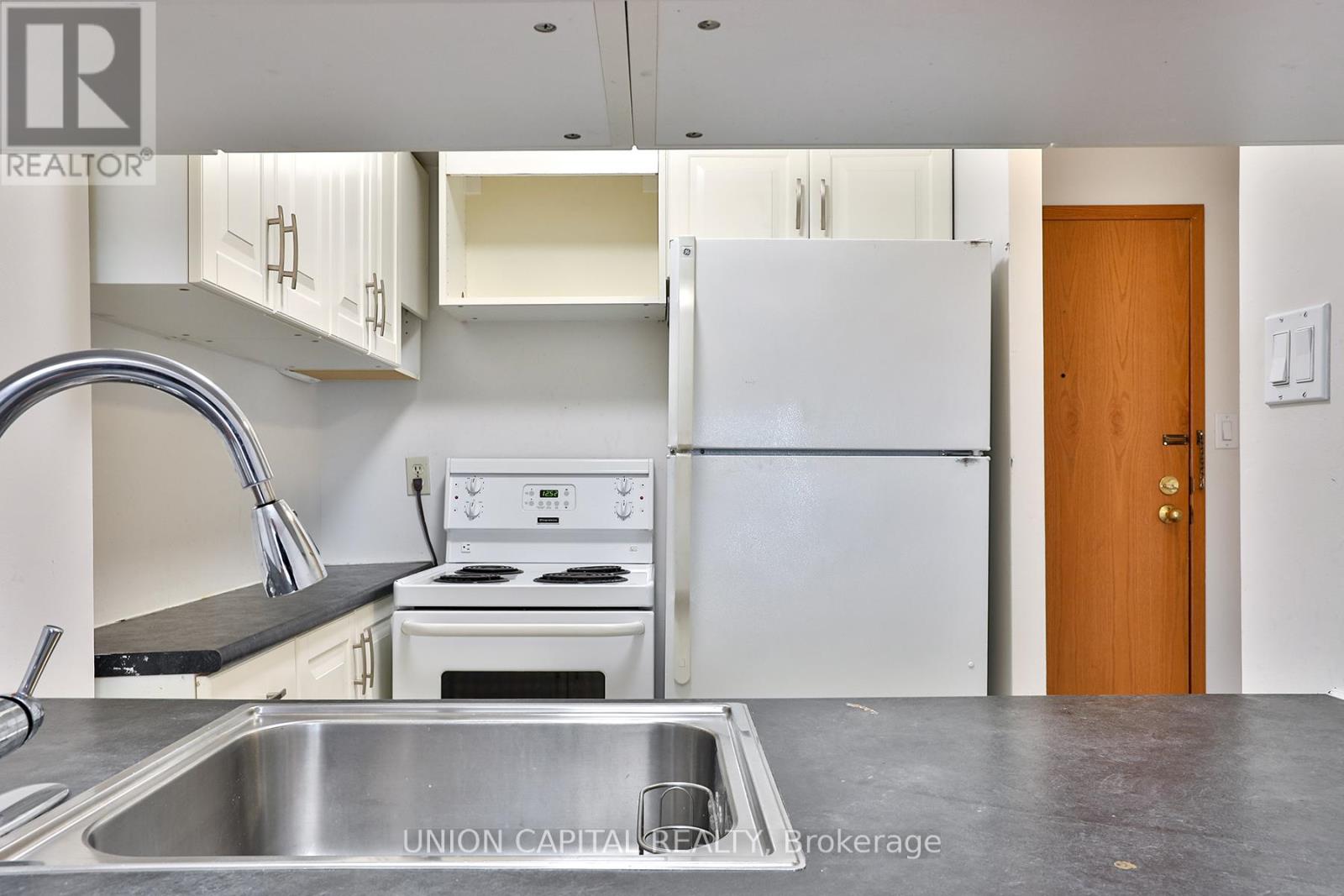 517 - 44 St Joseph Street, Toronto, Ontario  M4Y 2W4 - Photo 8 - C12981698