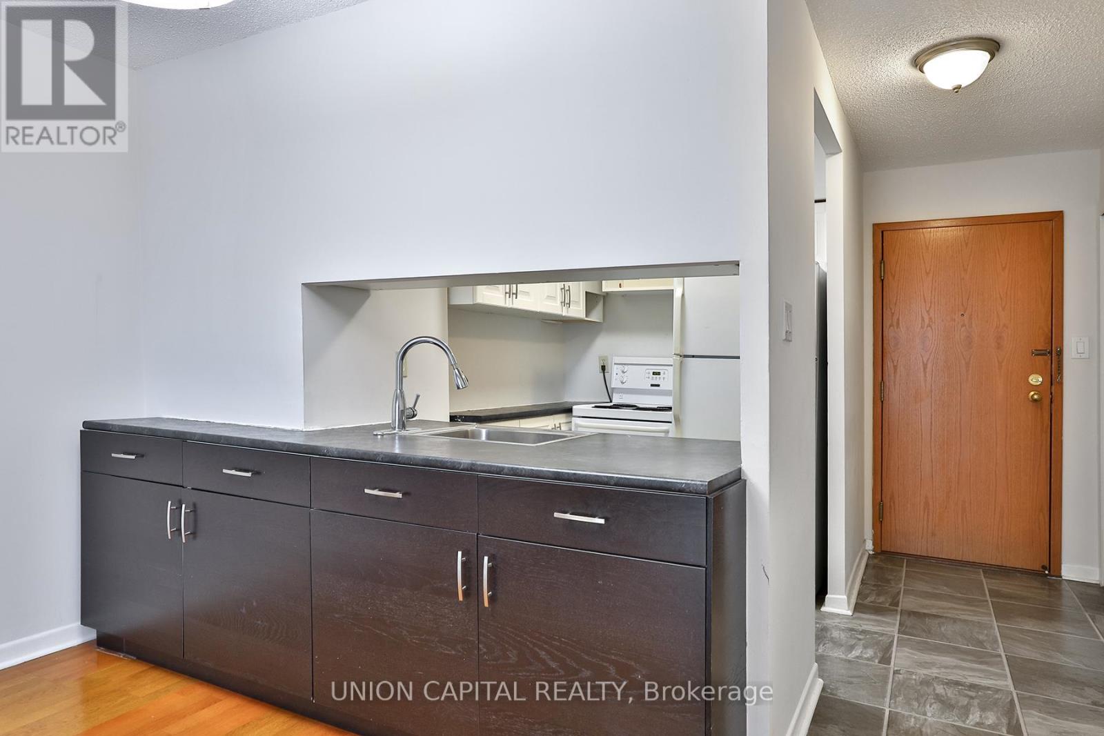 517 - 44 St Joseph Street, Toronto, Ontario  M4Y 2W4 - Photo 9 - C12981698