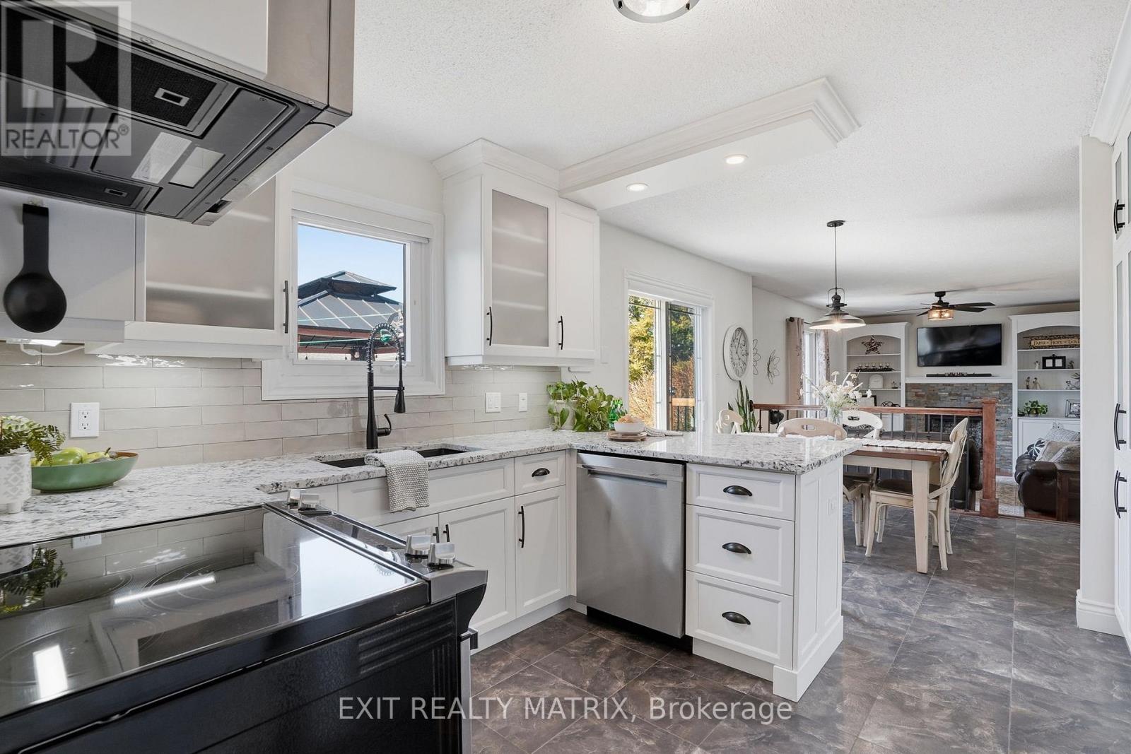 11 Promenade Boulevard, Russell, Ontario  K0A 1W1 - Photo 10 - X12981348