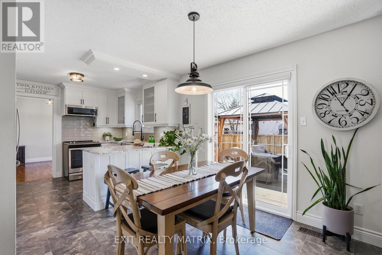 11 Promenade Boulevard, Russell, Ontario  K0A 1W1 - Photo 15 - X12981348