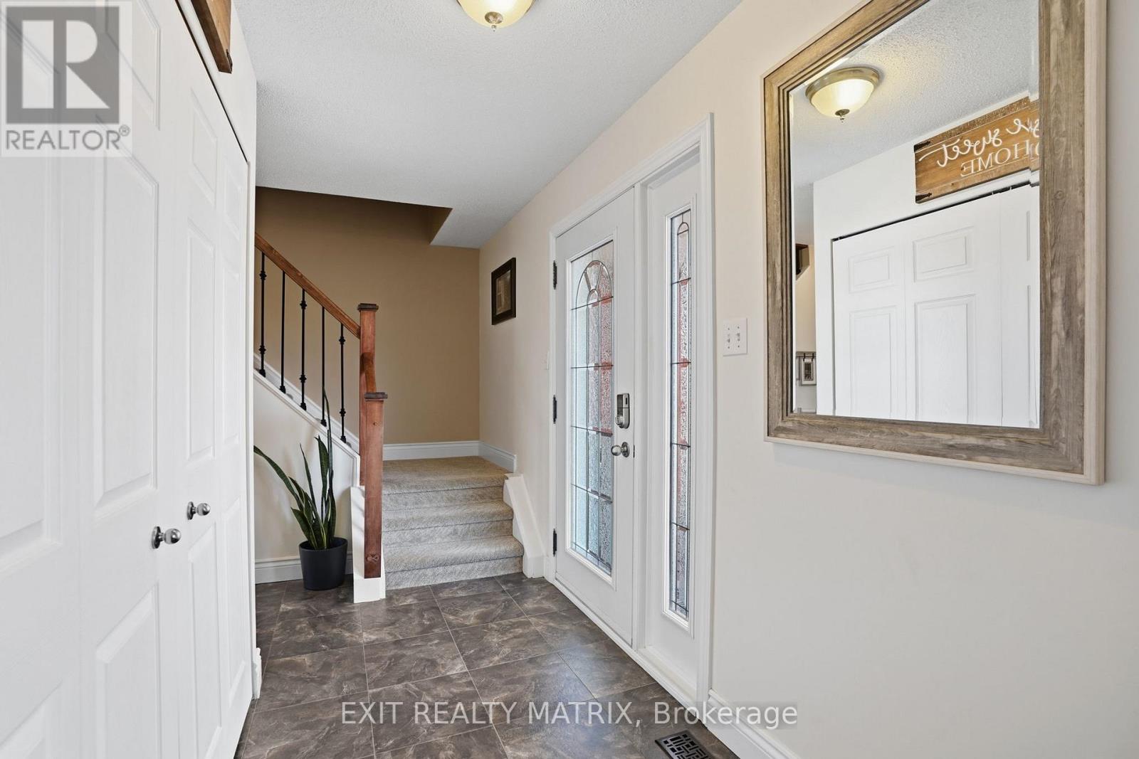 11 Promenade Boulevard, Russell, Ontario  K0A 1W1 - Photo 4 - X12981348