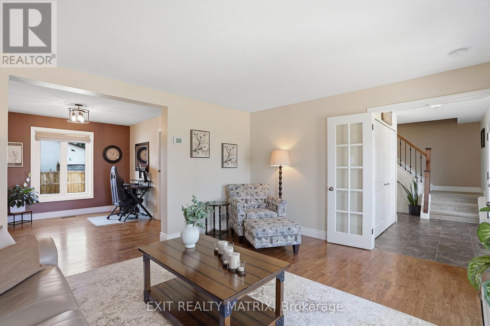 11 Promenade Boulevard, Russell, Ontario  K0A 1W1 - Photo 6 - X12981348