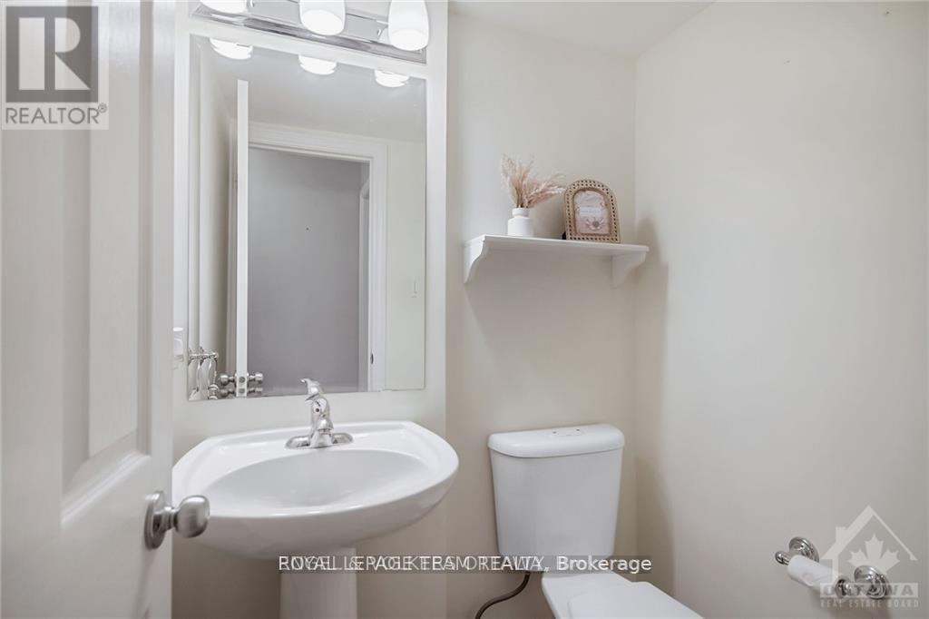 2 - 46 Barnstone Drive, Ottawa, Ontario  K2G 4R6 - Photo 19 - X12981528