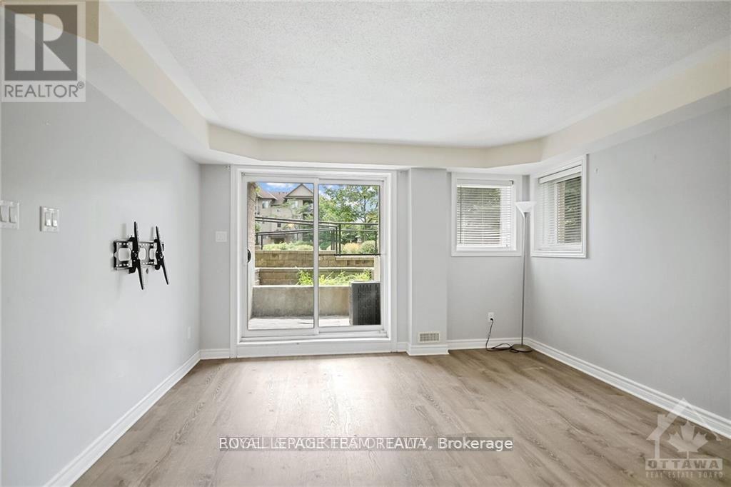 2 - 46 Barnstone Drive, Ottawa, Ontario  K2G 4R6 - Photo 8 - X12981528