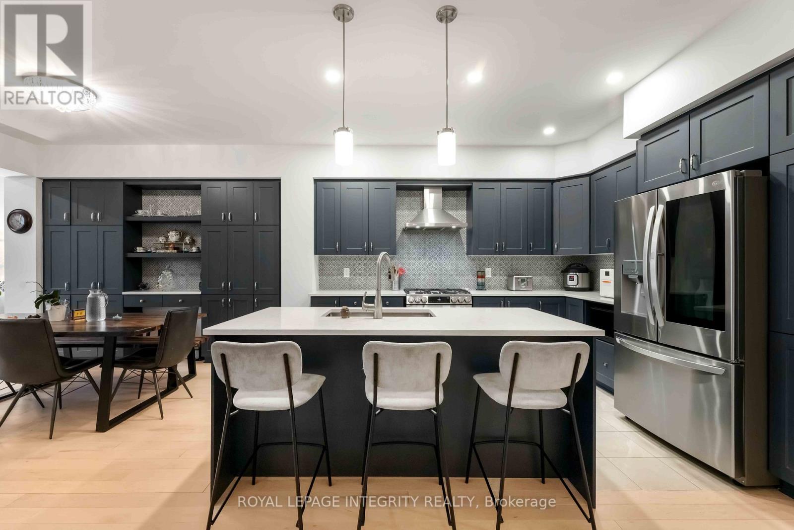 221 Finsbury Avenue, Ottawa, Ontario  K2S 2X9 - Photo 10 - X12981560