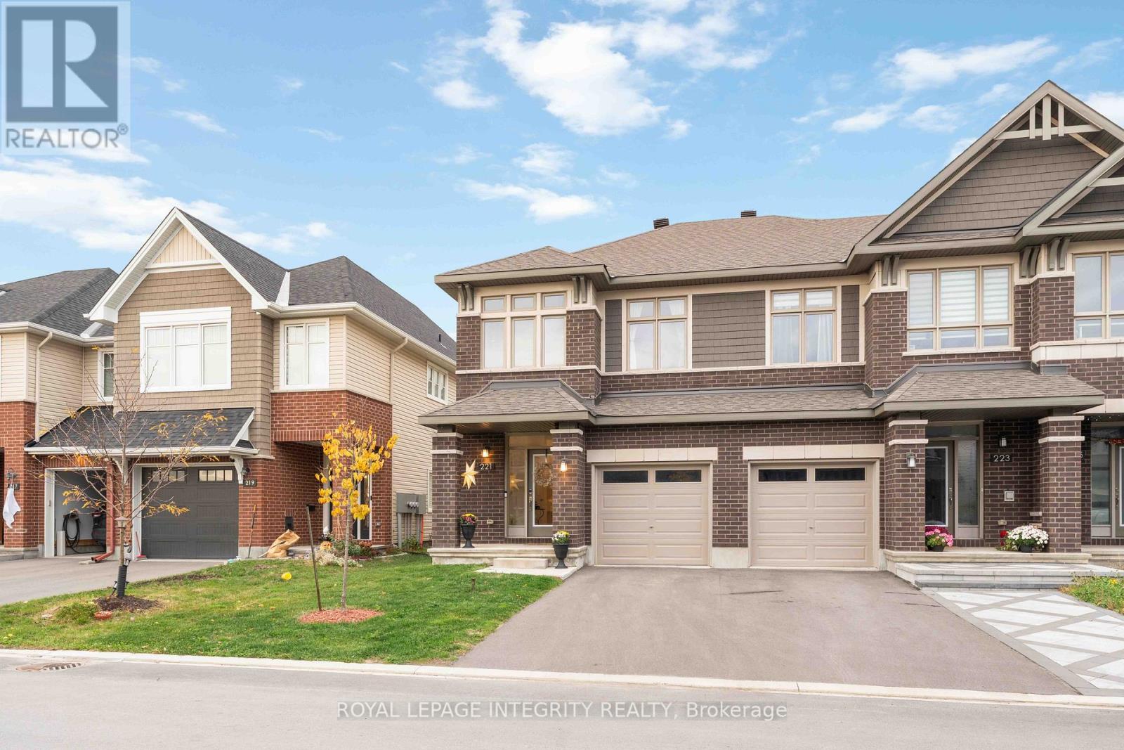 221 Finsbury Avenue, Ottawa, Ontario  K2S 2X9 - Photo 2 - X12981560