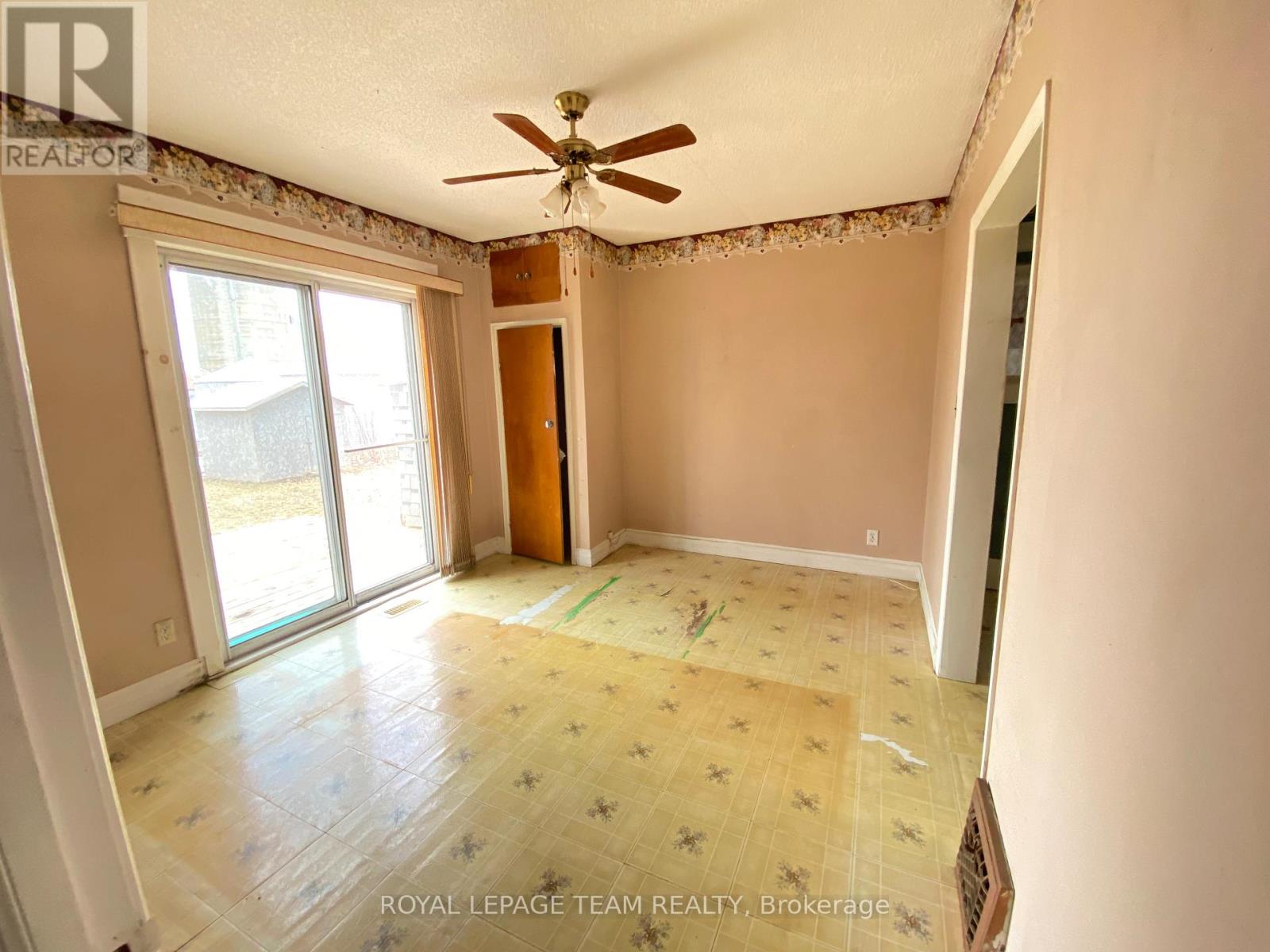 204 Baskin Drive E, Arnprior, Ontario  K7S 3G8 - Photo 5 - X12981634