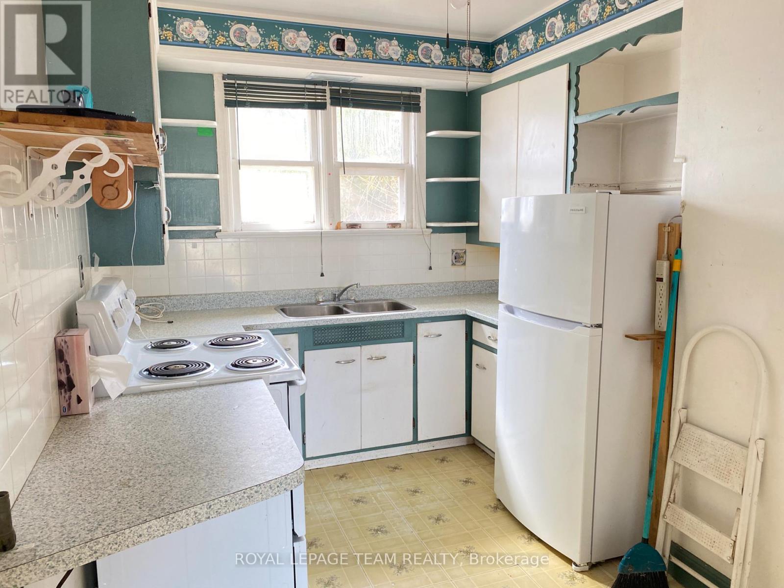 204 Baskin Drive E, Arnprior, Ontario  K7S 3G8 - Photo 7 - X12981634