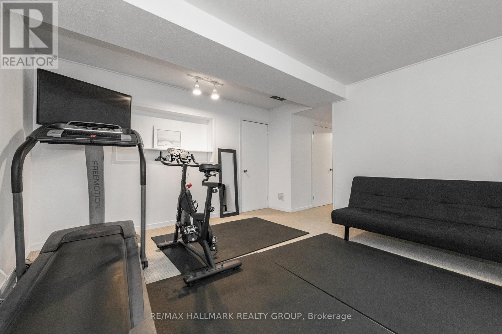 20 Mulvagh Avenue, Ottawa, Ontario  K2E 6M6 - Photo 33 - X12981662