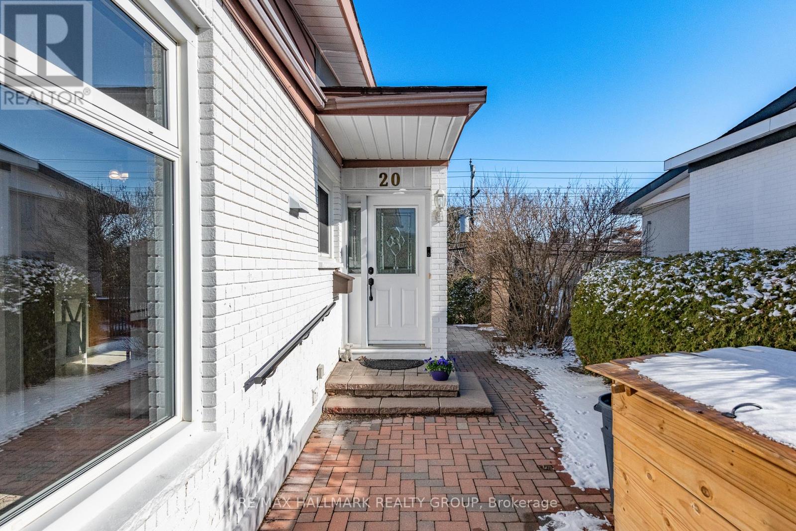 20 Mulvagh Avenue, Ottawa, Ontario  K2E 6M6 - Photo 4 - X12981662