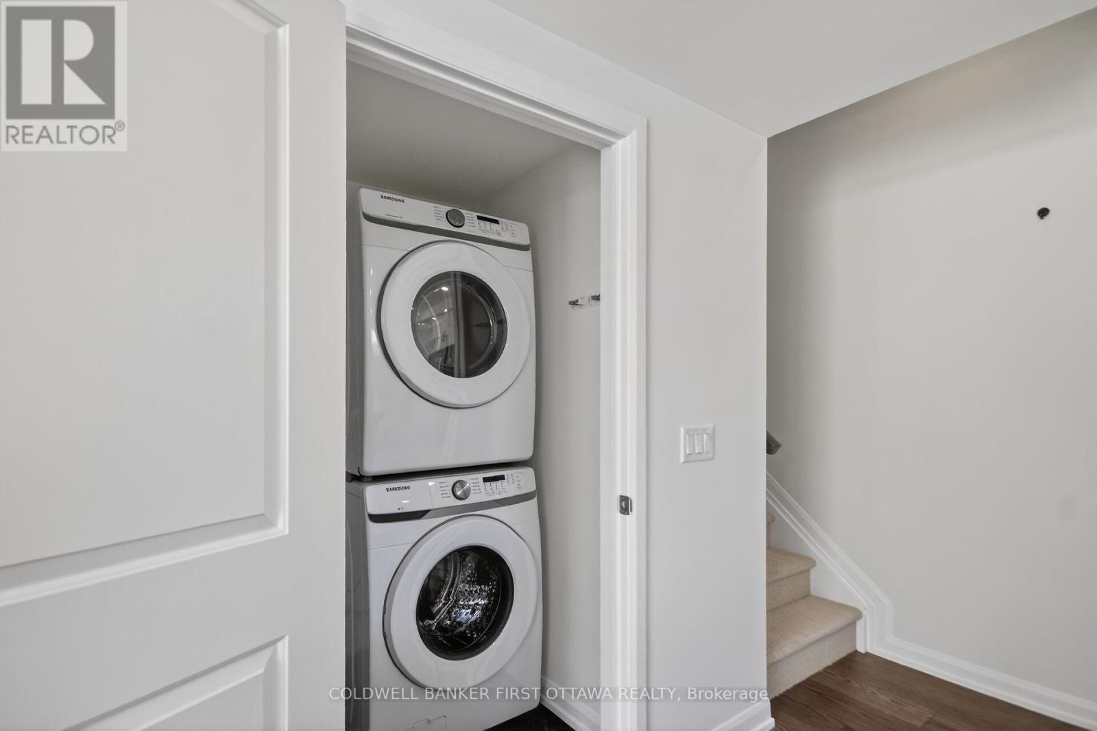 77 Cherry Blossom Private, Ottawa, Ontario  K2H 6Z9 - Photo 10 - X12981676