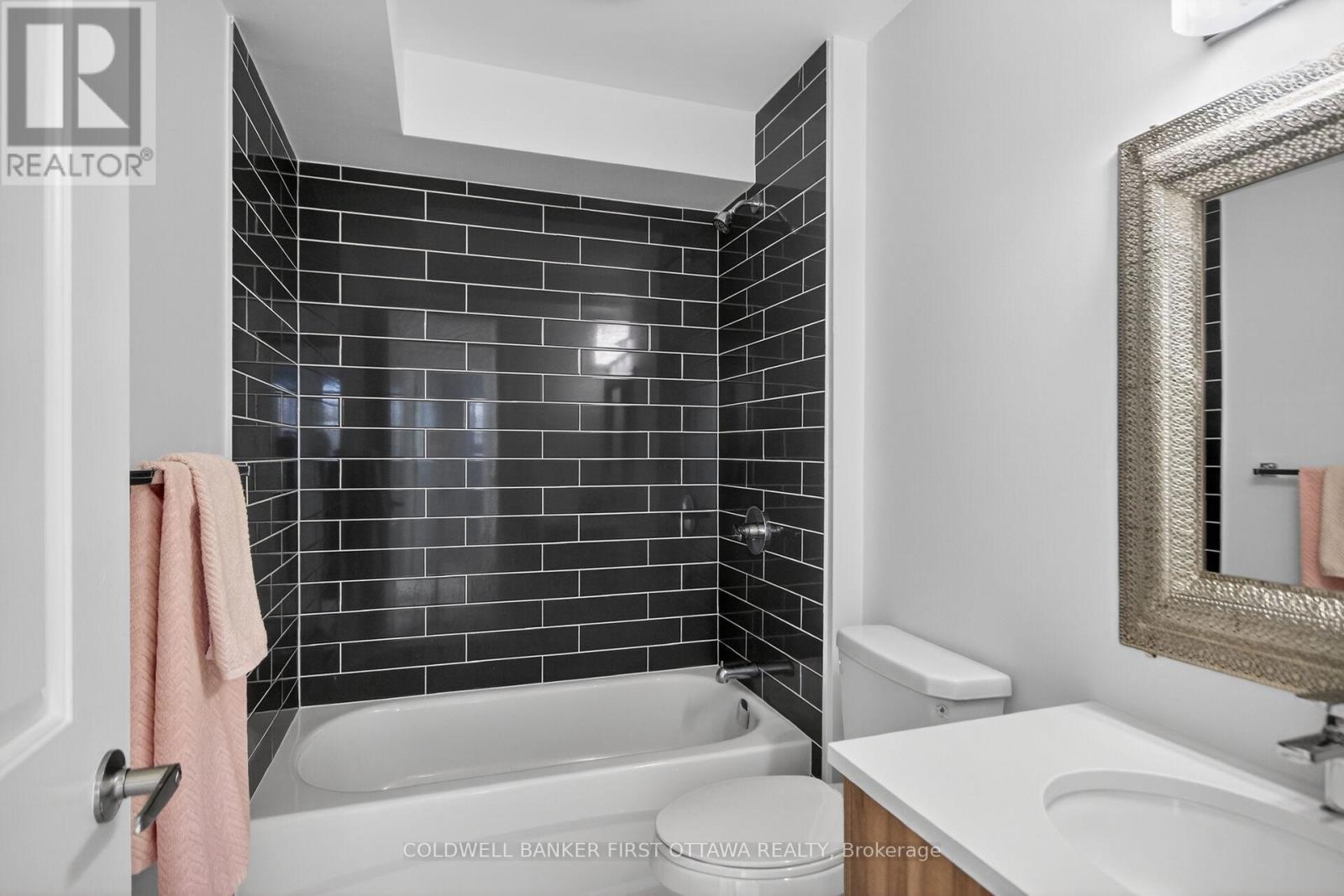 77 Cherry Blossom Private, Ottawa, Ontario  K2H 6Z9 - Photo 14 - X12981676