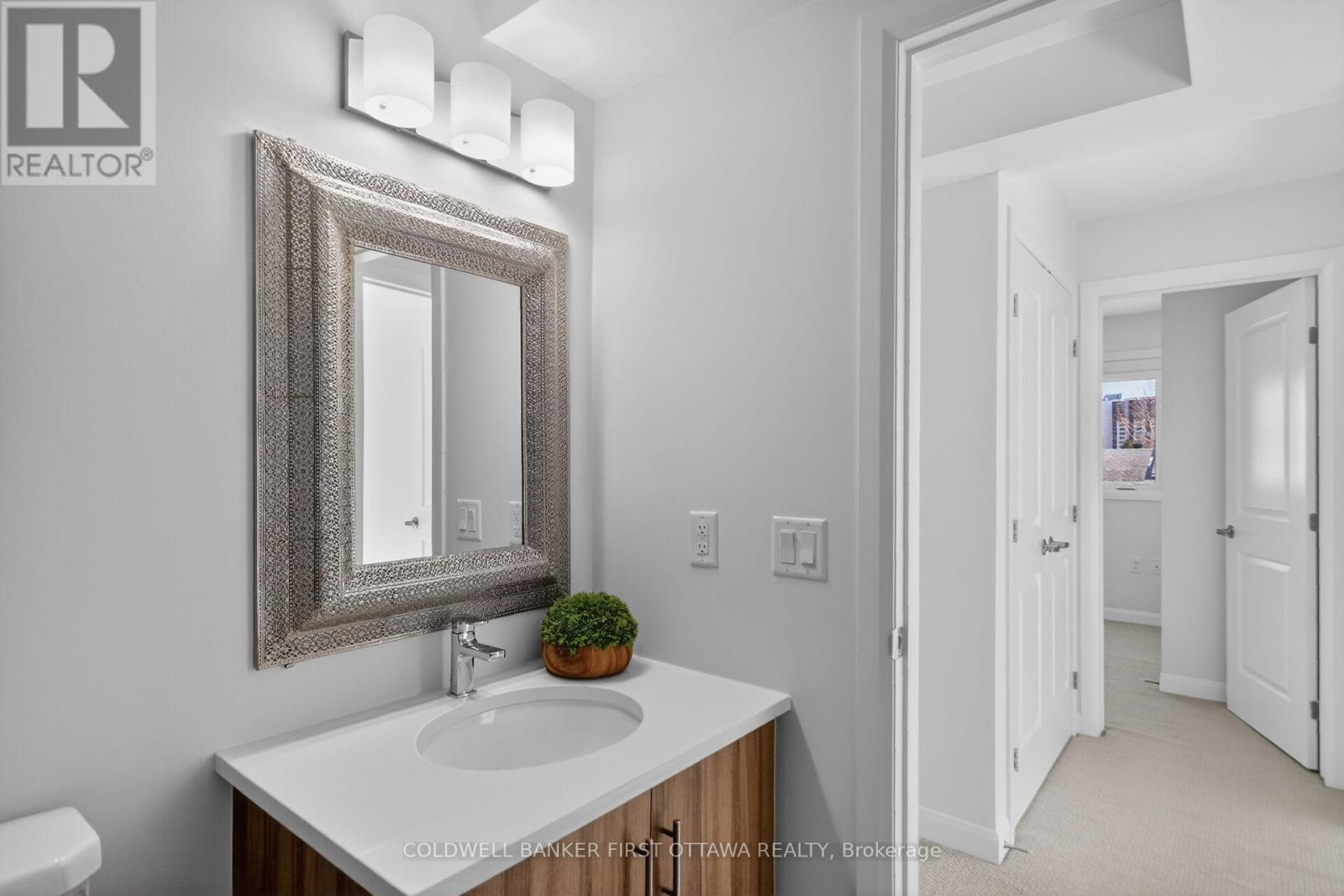 77 Cherry Blossom Private, Ottawa, Ontario  K2H 6Z9 - Photo 15 - X12981676