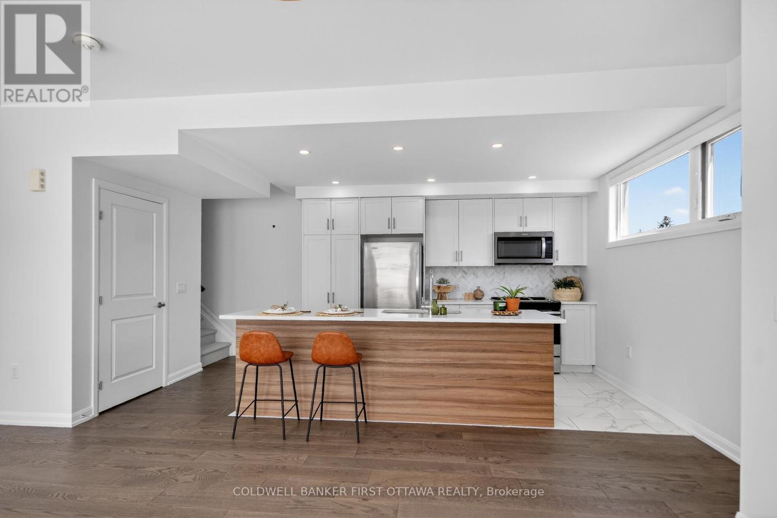 77 Cherry Blossom Private, Ottawa, Ontario  K2H 6Z9 - Photo 5 - X12981676