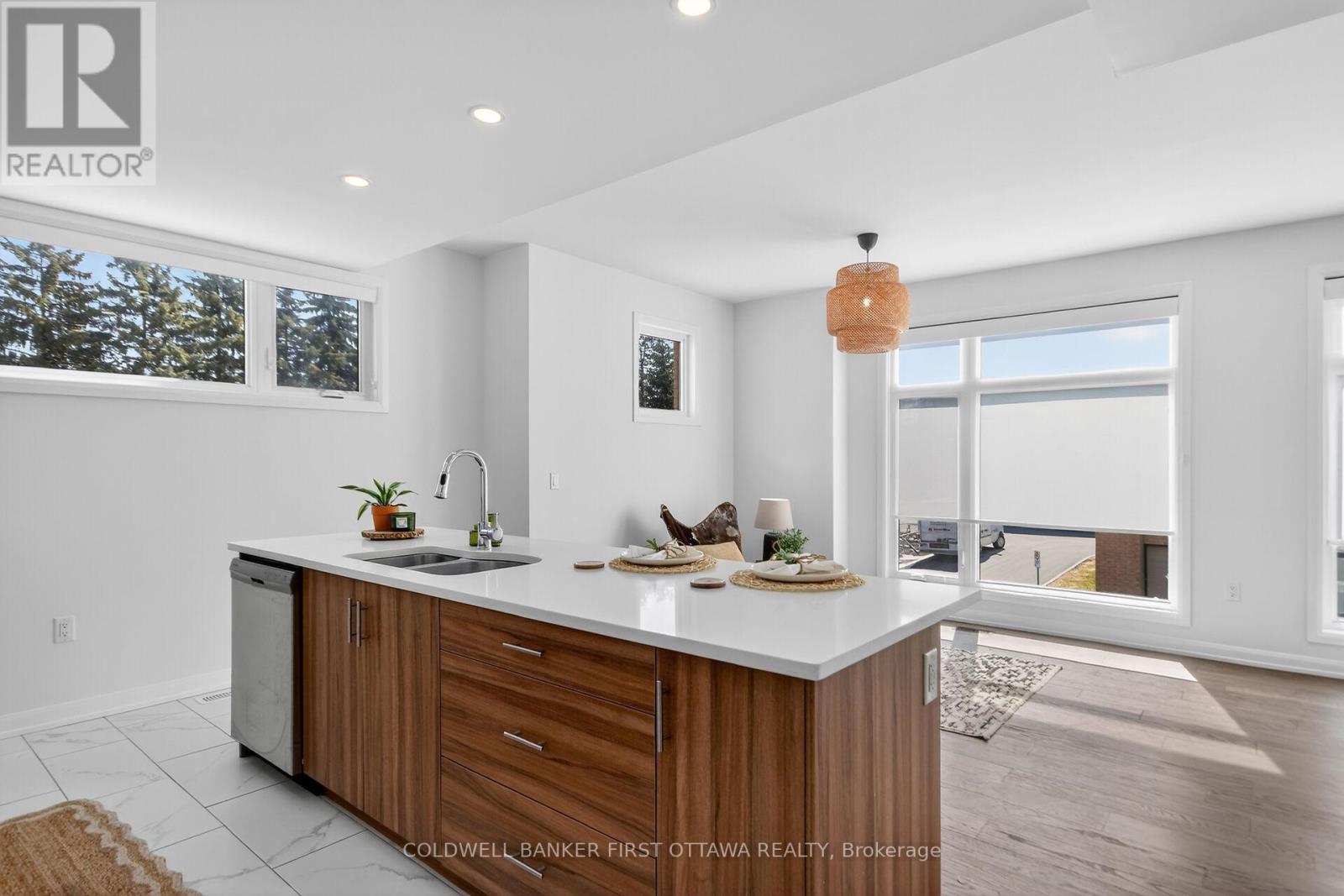 77 Cherry Blossom Private, Ottawa, Ontario  K2H 6Z9 - Photo 7 - X12981676