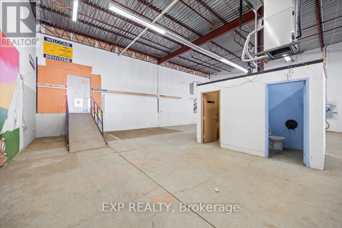 716 Industrial Avenue, Ottawa, Ontario  K1G 0Y9 - Photo 11 - X12981694